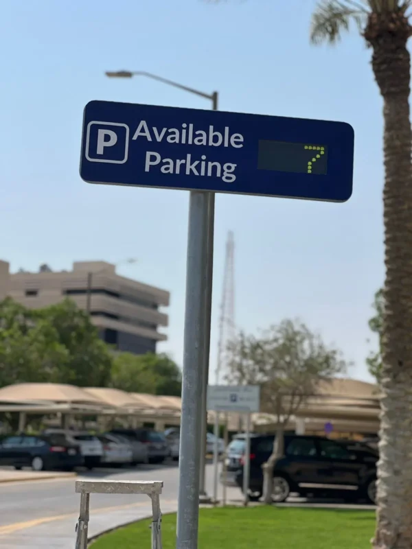 Smart Parking Flip-Dot Guidance Signage, 7x20 resolution, customizable sizes, cloud connected, solar & battery powered, IP65 casing
